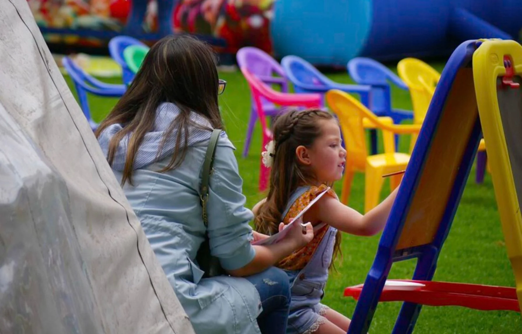 Jardines exteriores de hacienda boutique para familias en Riobamba